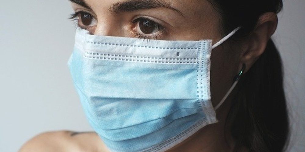 Does wearing a mask cause cavities?
