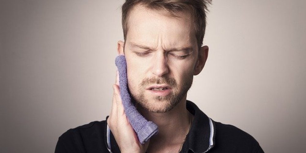 Does COVID-19 cause jaw pain?